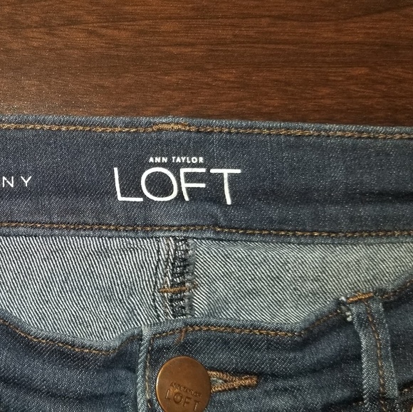 Ann Taylor Loft Dark Wash Skinny Jeans, Size 28 - Picture 3 of 3